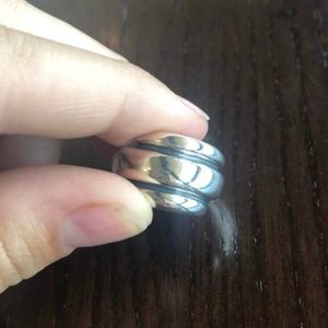 SZ 5.5 James Avery Sterling Silver Ring
